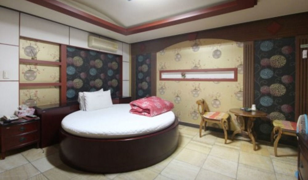 Plus Motel Puszan Kültér fotó