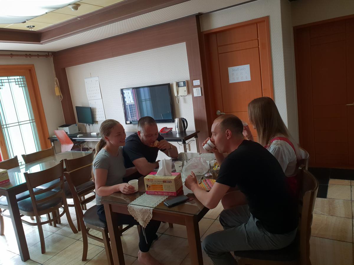 Plus Motel Puszan Kültér fotó