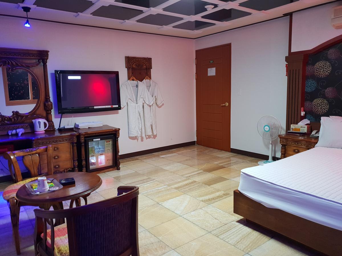 Plus Motel Puszan Kültér fotó