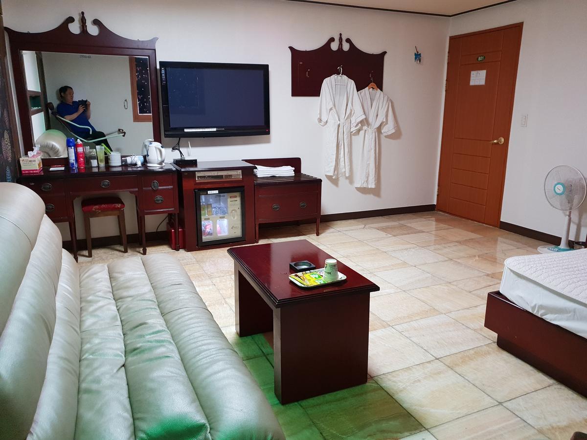 Plus Motel Puszan Kültér fotó